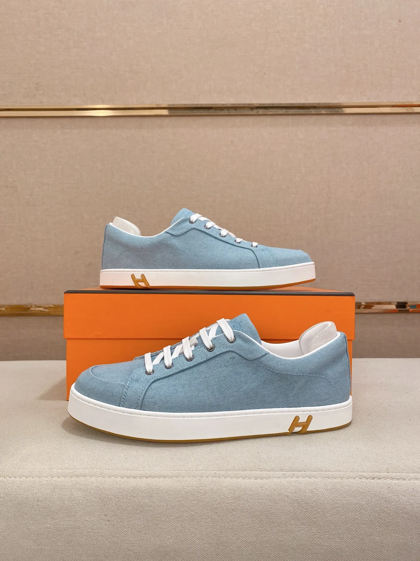 Men's clothing and shoes💰: 442💰《HERMES》【Classic original single version】Hermès; top 🔝purchase agent🔍🔍men's latest 🇺🇸 counter sales simultaneously, imported from Italy original ▲▲cowhide ▲▲ (high-end, nobility, class) ) Exquisite workmanship (Italian 🇮🇹 imported water-dyed 🐂 cowhide lining) sole: original sole provided by the original factory, ⚠️exclusive double-layer activity·TPR·rubber·combined molded outsole; super comfortable·wear-resistant·non-slip·environmental protection The real thing is more beautiful if you take the real thing (high quality, follow the order). You can enter and exit the counter at will * Number of yards: 38-44 (45 can be customized and cannot be returned or exchanged)